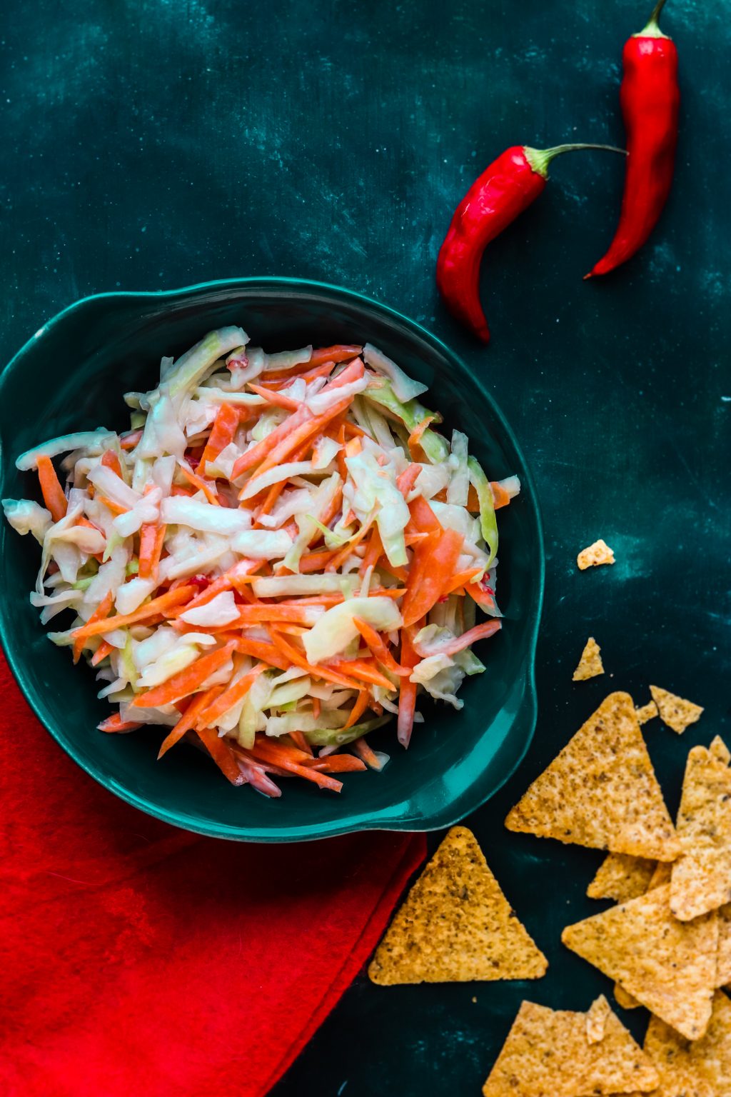 tulinen vegaaninen kaalisalaatti coleslaw