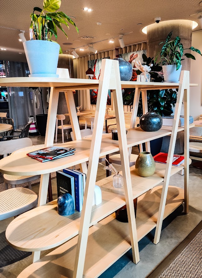 Hotellivinkit Helsinki Tripla työtilat pistokkeet
