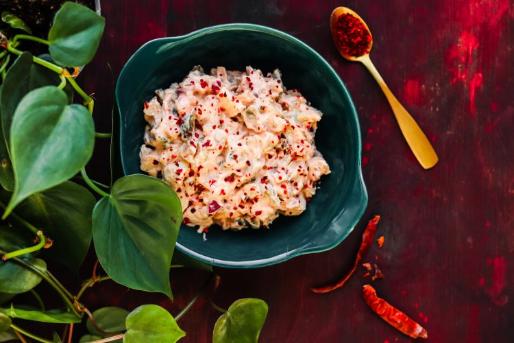 lempeän tulinen chili-perunasalaatti