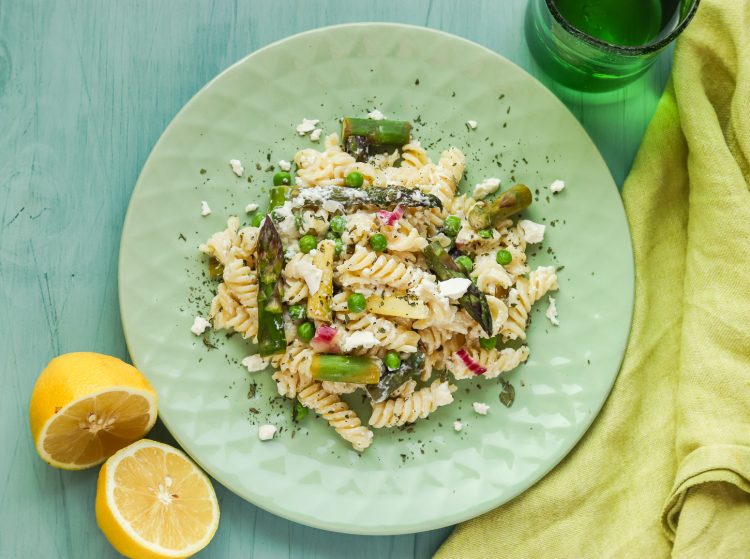 parsa-fetapasta jugurttikastikkeella