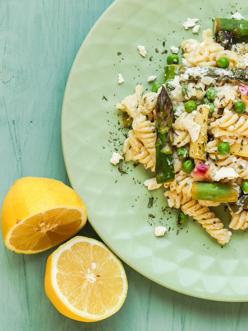parsa-fetapasta jugurttikastikkeella