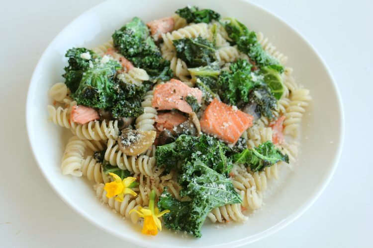 helppo ja nopea lehtikaalipasta
