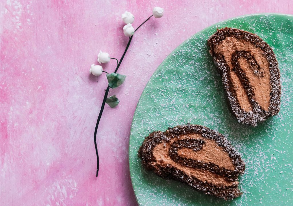 Suklaakääretorttu yli jääneistä joulusuklaista