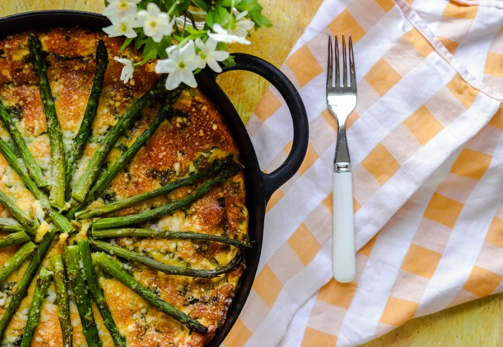 italialainen uunimunakas parsamunakas frittata