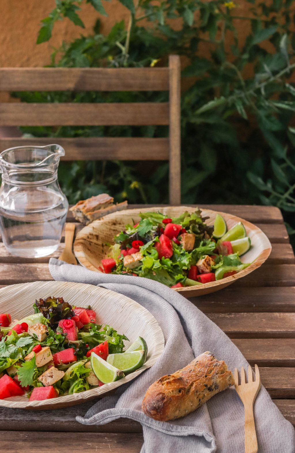 tofu-vesimelonisalaatti ja chimichurri ohje