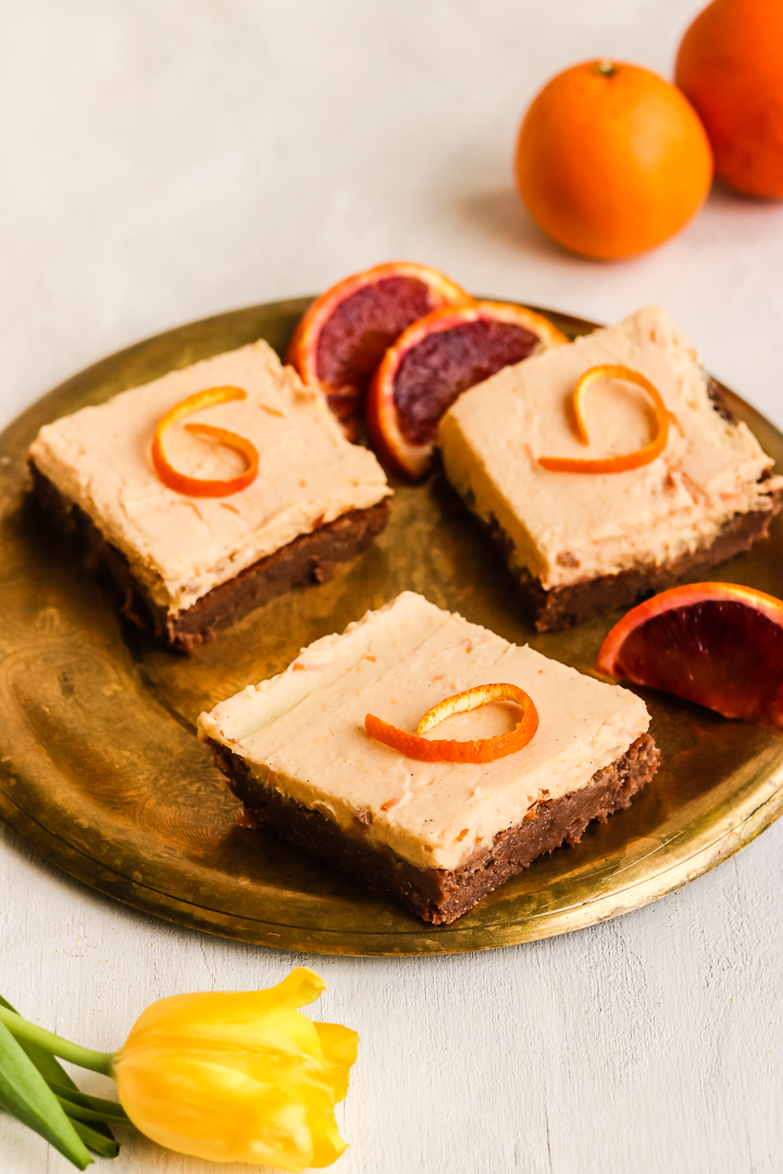 Fazerina-browniet appelsiinimoussella