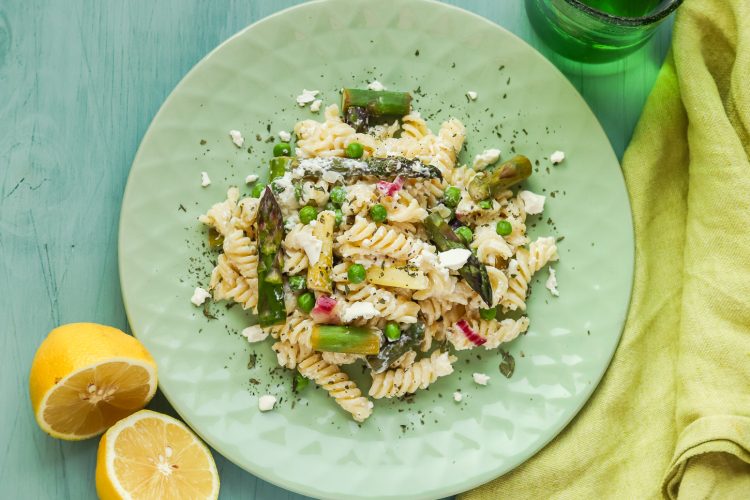 parsa-fetapasta jugurttikastikkeella